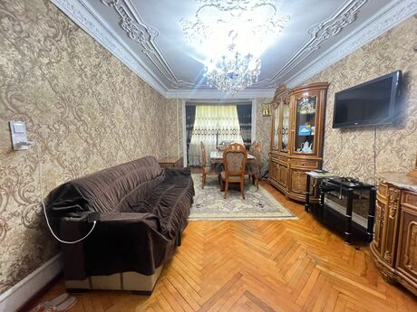 Elan №6262609 - Bakı, İnşaatçılar m., 3 otaqlı, 90 m², 2/5 mərtəbə