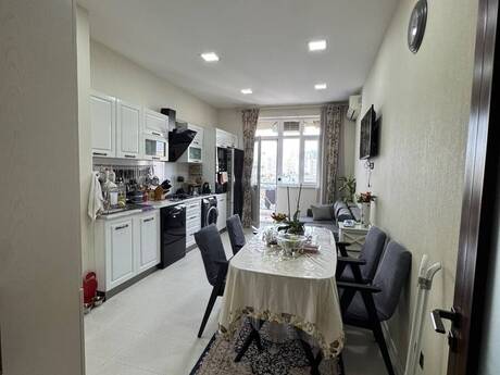 Elan №6258233 - Bakı, Elmlər Akademiyası m., 3 otaqlı, 147 m², 11/18 mərtəbə