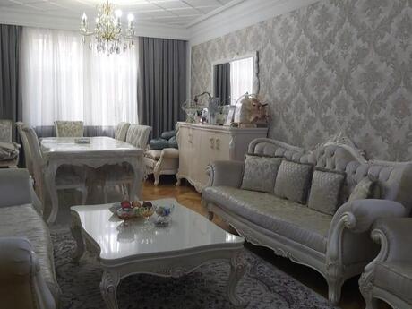 12 otaqlı həyət evi/bağ evi - Həzi Aslanov m. - 350 m²