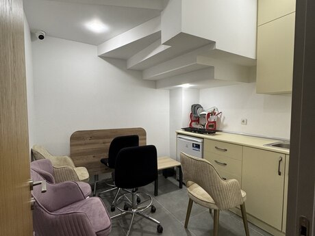 Obyekt - Ağ şəhər q. - 500 m²
