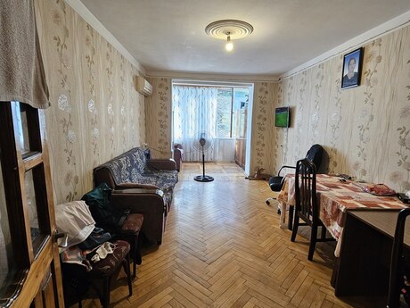 2 otaq · 60 m² · 2/5 mərtəbə, 8-ci mikrorayon