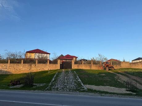 12 otaqlı həyət evi/bağ evi - Şamaxı - 410 m²