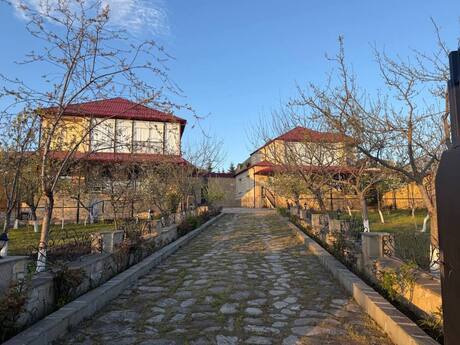 12 otaqlı həyət evi/bağ evi - Şamaxı - 410 m²