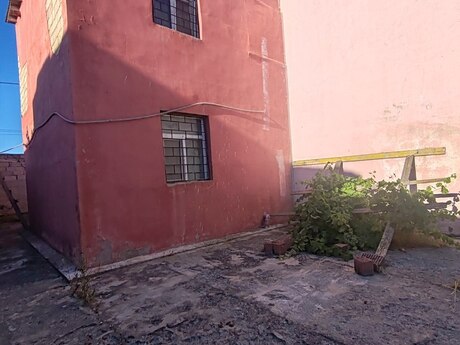 3 otaqlı həyət evi/bağ evi - Türkan q. - 80 m²