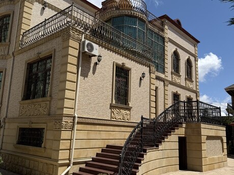 8 otaqlı həyət evi, 800 m², 8-ci kilometr: 1 800 000 ₼ 2