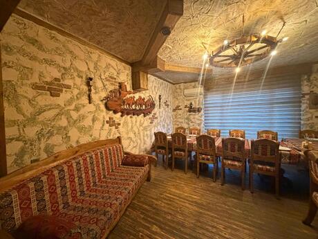 Obyekt - İnşaatçılar m. - 210 m²