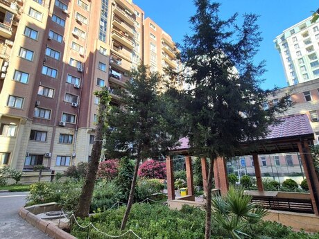 Elan №6263458 - Bakı, Gənclik m., 4 otaqlı, 171 m², 10/12 mərtəbə