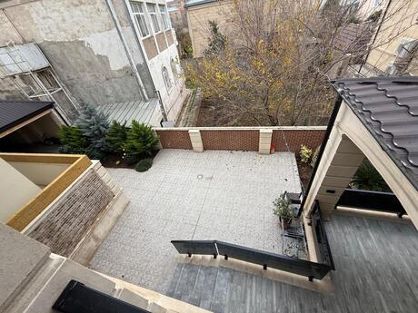 5-комн. дом/дача - пос. Бадамдар - 360 м²