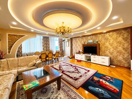 Объявление №6125320 - Баку, м. Кара Караев, 4-комн., 160 м², 16/18 этаж