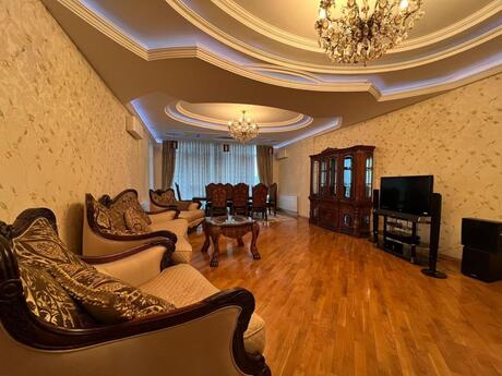 Elan №6264035 - Bakı, Şah İsmayıl Xətai m., 4 otaqlı, 240 m², 18/20 mərtəbə