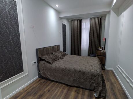 3-room apartment for rent, 97 m², 28 May: 1 300 ₼/mo 4
