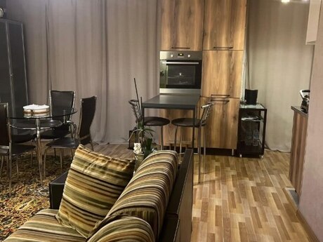 3 otaqlı köhnə tikili - Elmlər Akademiyası m. - 60 m²