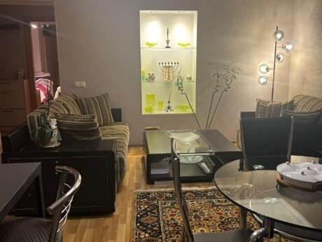 3 otaqlı köhnə tikili - Elmlər Akademiyası m. - 60 m²