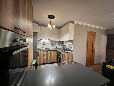 3 otaqlı köhnə tikili - Elmlər Akademiyası m. - 60 m²