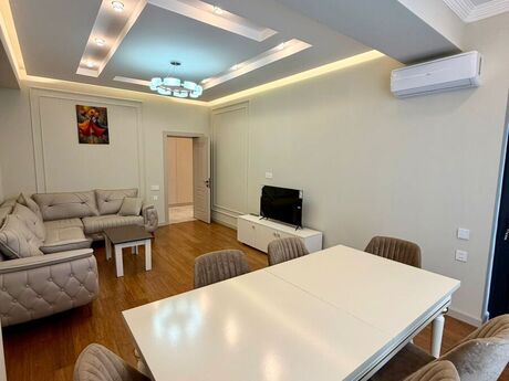 Kirayə 2 otaqlı mənzil, 85 m², 28 May: 1 600 ₼/ay 2
