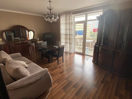 Elan №6265034 - Bakı, 28 May m., 2 otaqlı, 70 m², 7/9 mərtəbə