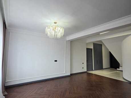 3 otaqlı yeni tikili - 8 Noyabr m. - 142 m²