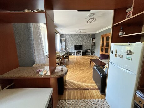 5 otaqlı mənzil, 120 m², Azadlıq Prospekti: 240 000 ₼ 2
