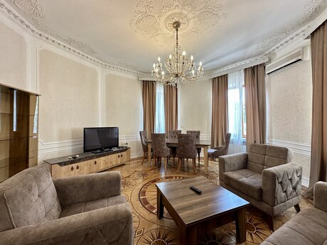 4 otaqlı köhnə tikili - Sahil m. - 130 m²