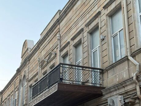 4 otaqlı köhnə tikili - Sahil m. - 140 m²
