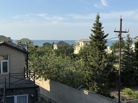 5 otaqlı həyət evi/bağ evi - Novxanı q. - 134 m²