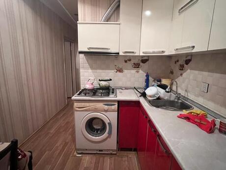 3-комн. вторичка - м. Элмляр Академиясы - 80 м²
