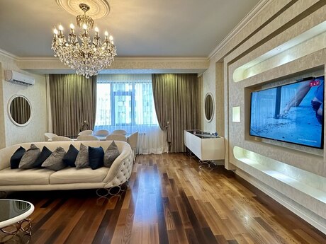 3 otaqlı yeni tikili - 8 Noyabr m. - 140 m²