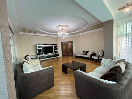 Kirayə 4 otaqlı mənzil, 200 m², 28 May: 1 800 ₼/ay 5
