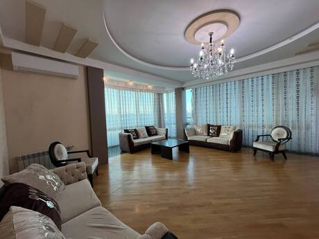 Kirayə 4 otaqlı mənzil, 200 m², 28 May: 1 800 ₼/ay 3