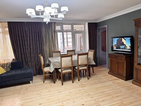 Elan №6266825 - Bakı, 8-ci mikrorayon q., 3 otaqlı, 99 m², 4/5 mərtəbə