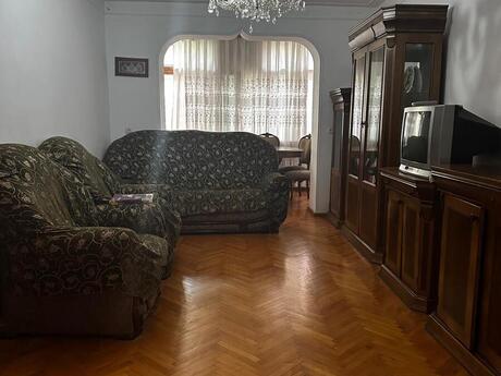 Elan №6266833 - Bakı, İnşaatçılar m., 3 otaqlı, 70 m², 2/5 mərtəbə
