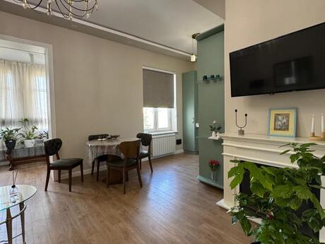 İçəri Şəhərdə 2 otaqlı köhnə tikili mənzil satılır, 50 m², 280 000 AZN, şəkil 5 / 12