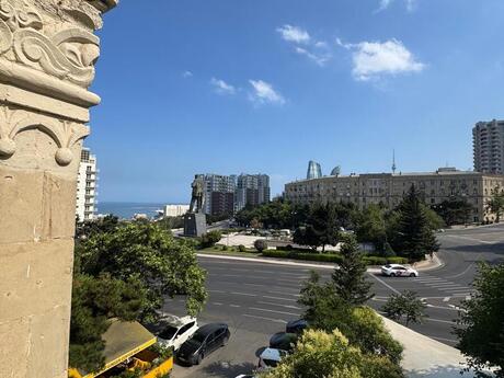 2 otaqlı köhnə tikili - İçəri Şəhər m. - 50 m²