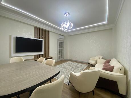 Kirayə 3 otaqlı mənzil, 135 m², Ağ şəhər: 2 300 ₼/ay 3