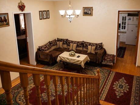 7 otaqlı həyət evi/bağ evi - Bakıxanov q. - 310 m²