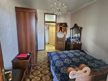 3 otaqlı köhnə tikili - Azadlıq Prospekti m. - 90 m²