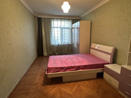 3 otaqlı köhnə tikili - Elmlər Akademiyası m. - 85 m²