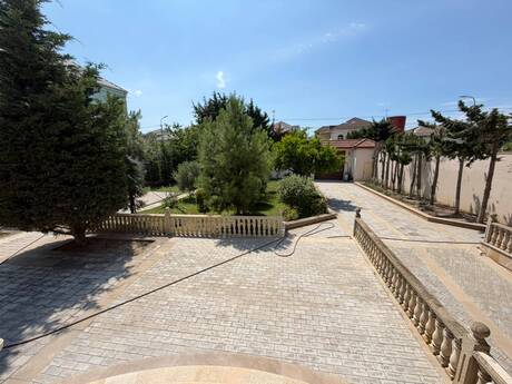 6 otaqlı həyət evi/bağ evi - Qaraçuxur q. - 260 m²
