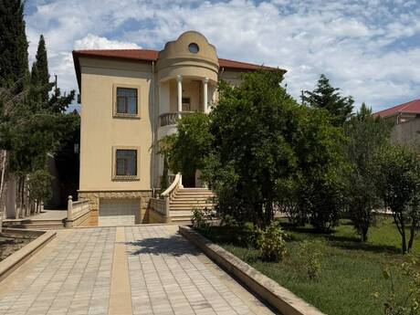 6 otaqlı həyət evi/bağ evi - Qaraçuxur q. - 260 m²