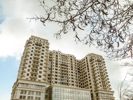 4 otaq · 216 m² · 15/19 mərtəbə, Elmlər Akademiyası