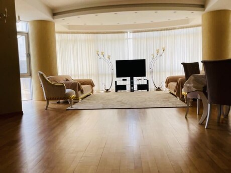 4 otaqlı yeni tikili - 28 May m. - 200 m²