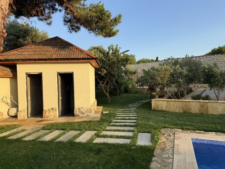 4 otaqlı həyət evi/bağ evi - Bilgəh q. - 350 m²