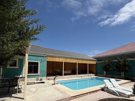 7 otaqlı həyət evi/bağ evi - Mərdəkan q. - 300 m²