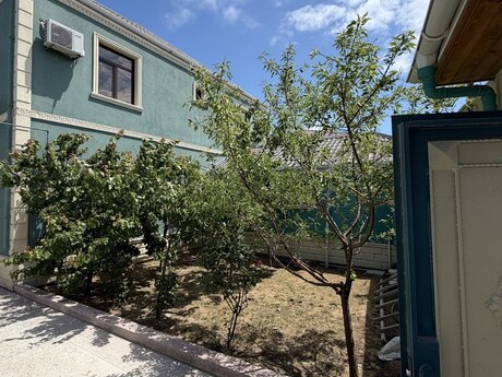 7 otaqlı həyət evi/bağ evi - Mərdəkan q. - 300 m²
