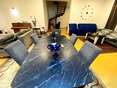 5 otaqlı həyət evi/bağ evi - Saray q. - 240 m²