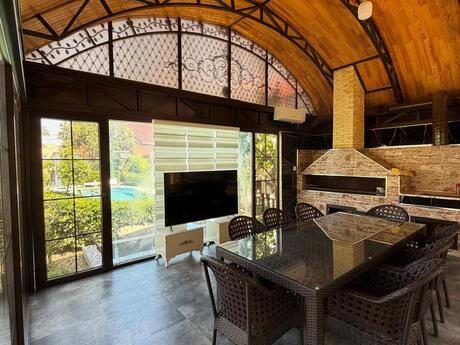 5 otaqlı həyət evi/bağ evi - Pirşağı q. - 400 m²