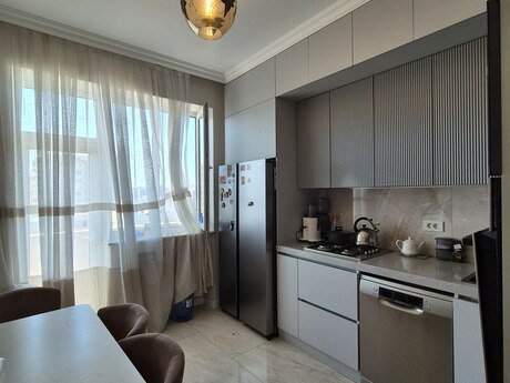 3-комнатная квартира, 110 м², 8 Noyabr: 275 000 ₼ 4