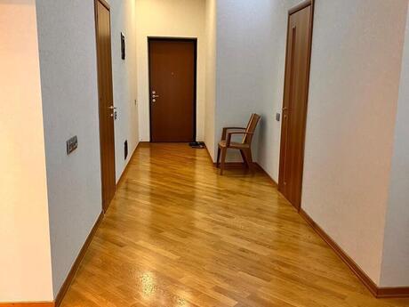 4 otaqlı mənzil, 200 m², Elmlər Akademiyası: 699 000 ₼ 2