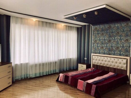 3 rooms · 125 m² · floor 18/19, 8 Noyabr