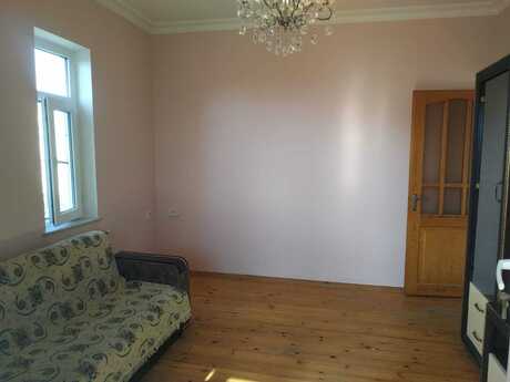 2 otaqlı köhnə tikili - Yeni Günəşli q. - 55 m²